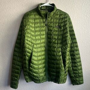 North Face men’s green puffer jacket